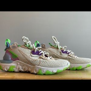 MultiColor Nike React